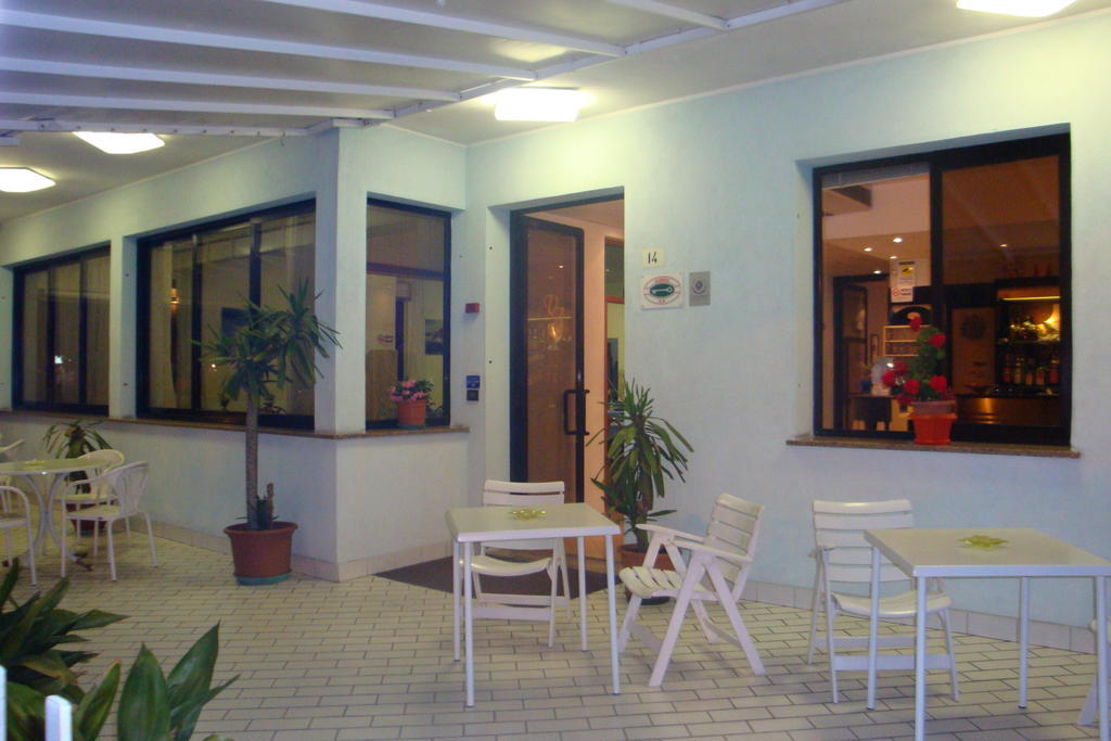 Hotel Vela Azzurra Rimini Extérieur photo