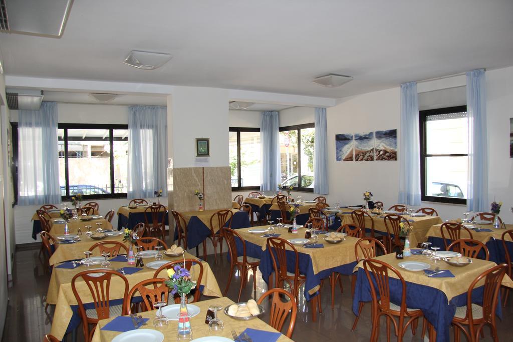 Hotel Vela Azzurra Rimini Extérieur photo